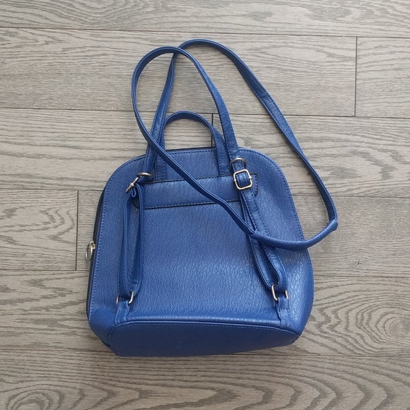 Nice faux leather bagpack 🍀💕🌸 - Picture 3 of 8